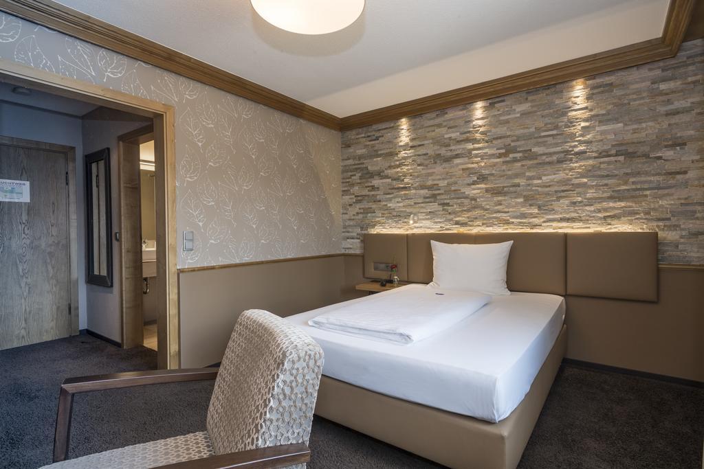 Hotel & Restaurant Becher Donzdorf Eksteriør billede